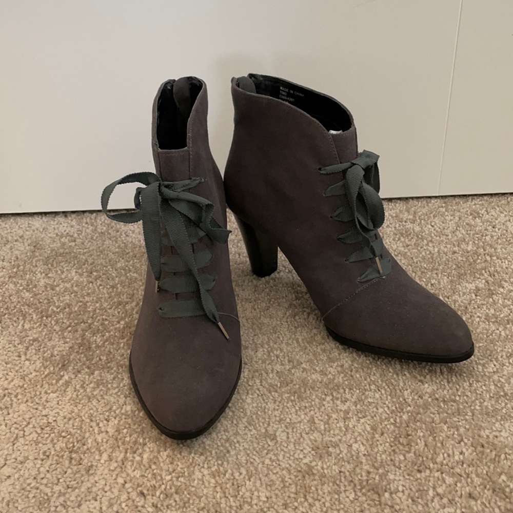 Lace up Adrienne Vittadini boots